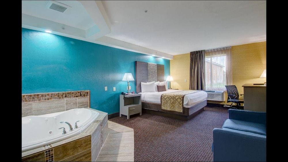 Baymont By Wyndham Plymouth Bay Motel 2*